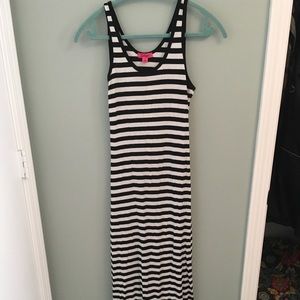 B&W striped maxi dress